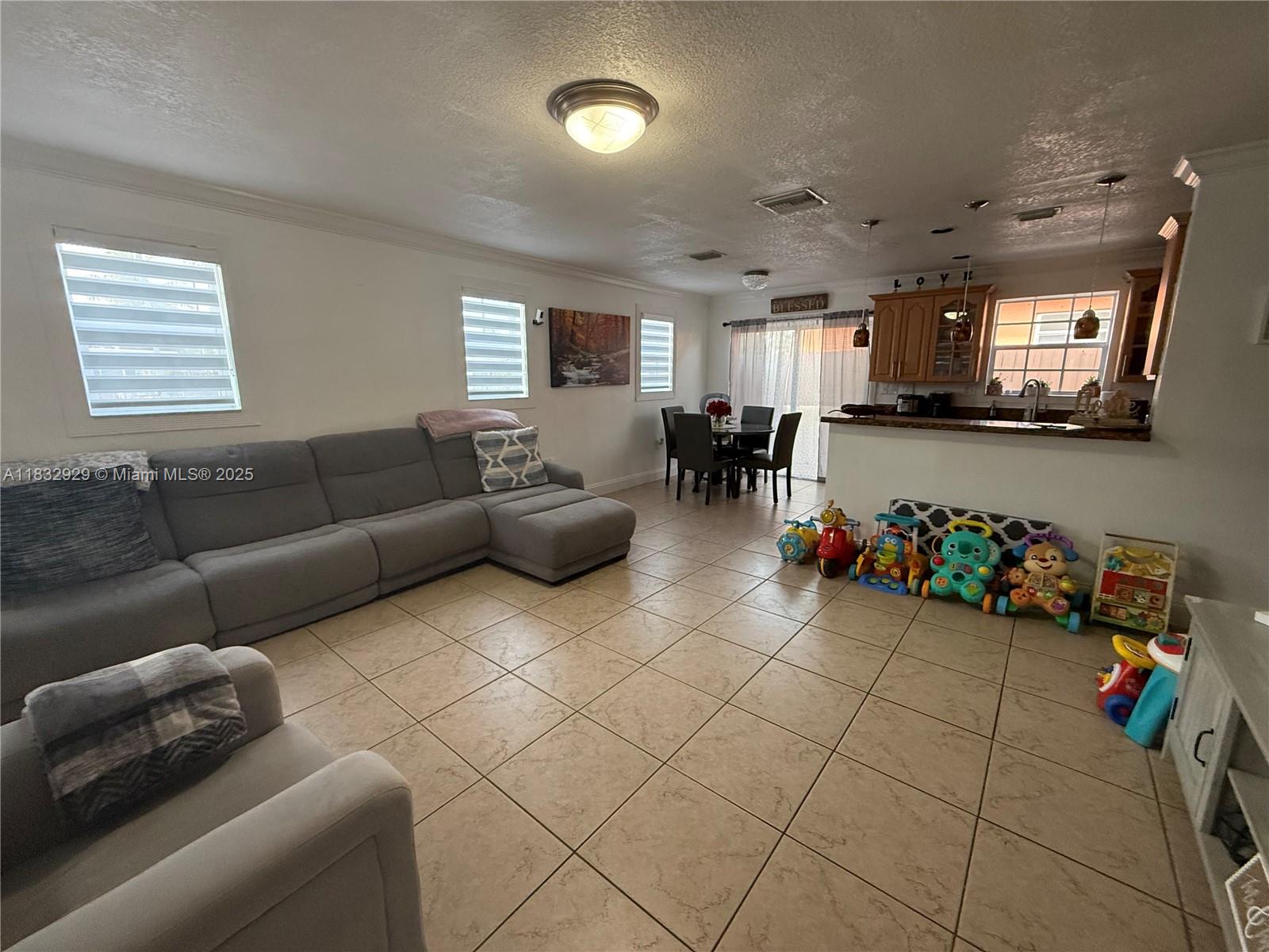 5720 SW 39th St, West Park, Florida image 11