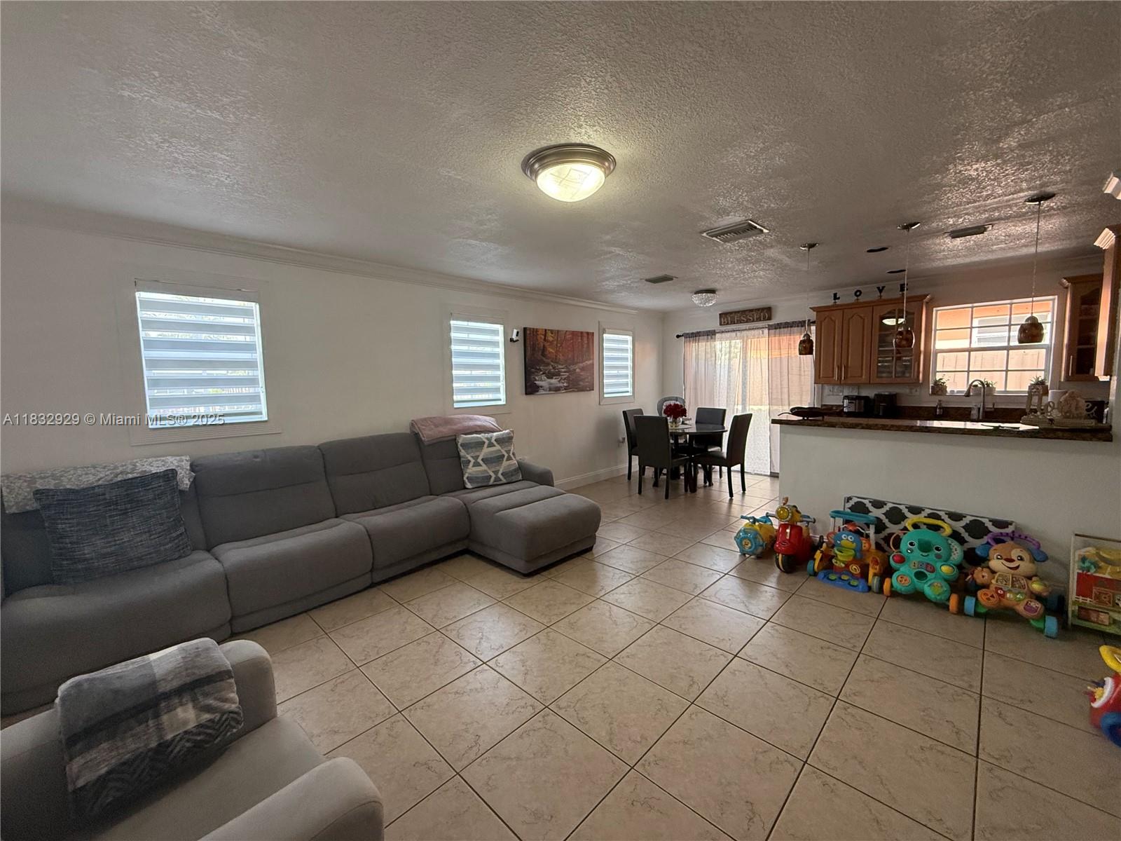 5720 SW 39th St, West Park, Florida image 7