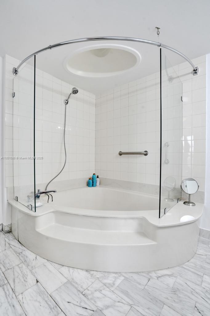 2000 Towerside Ter #604, Miami, Florida image 13