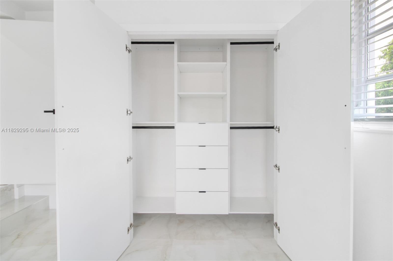 1130 NW 91 St, Miami, Florida image 18