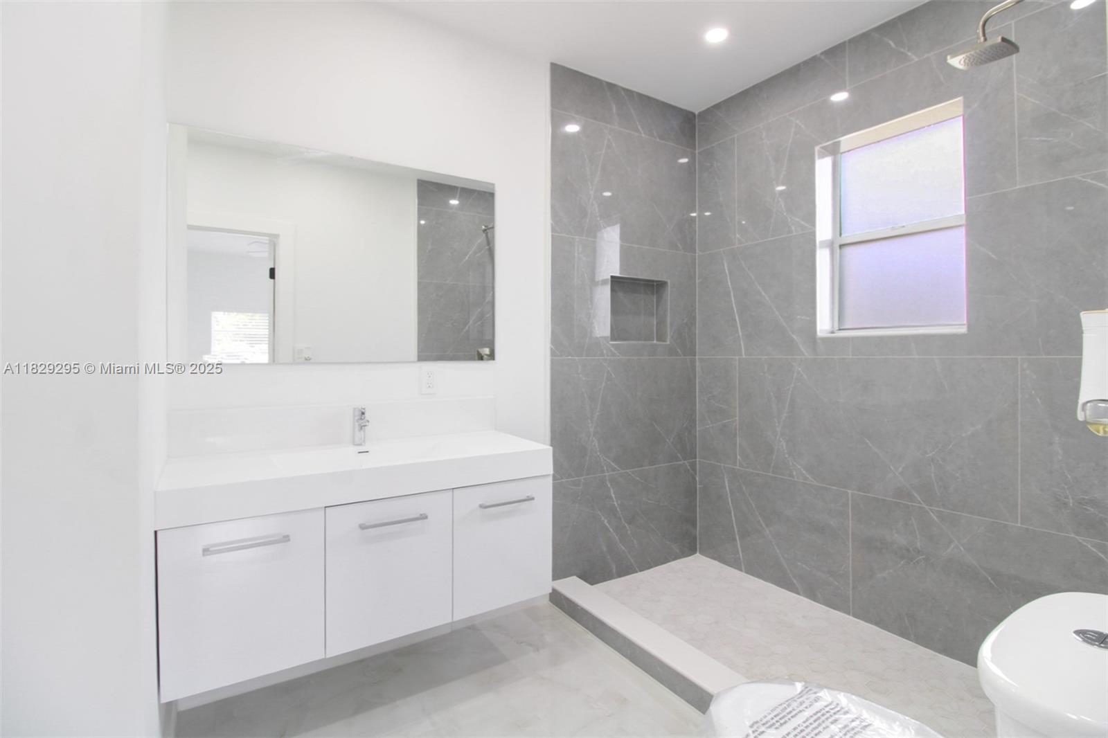 1130 NW 91 St, Miami, Florida image 21