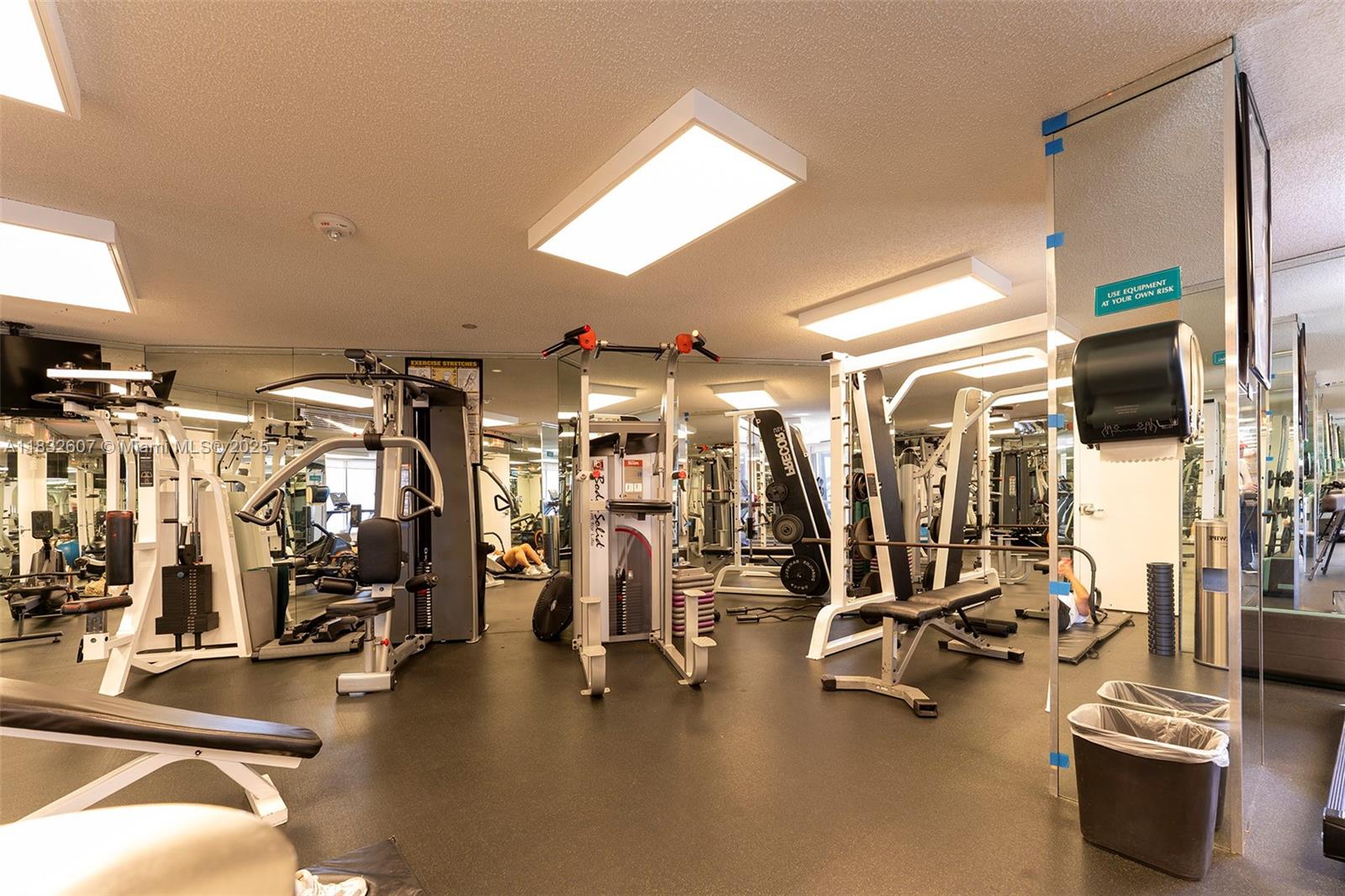 3530 Mystic Pointe Dr #2207, Aventura, Florida image 24