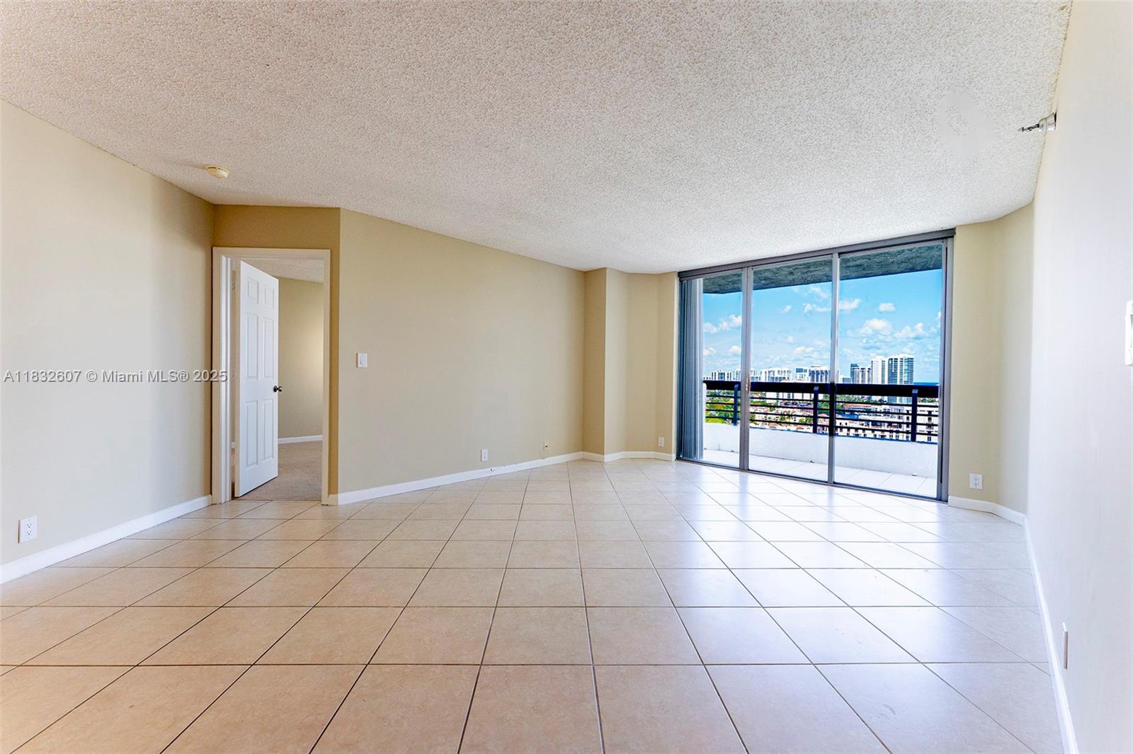 3530 Mystic Pointe Dr #2207, Aventura, Florida image 6