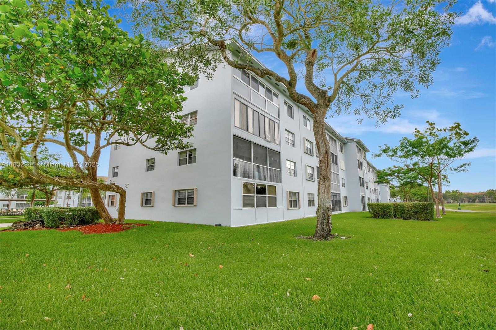 800 SW 125th Way #405O, Pembroke Pines, Florida image 35