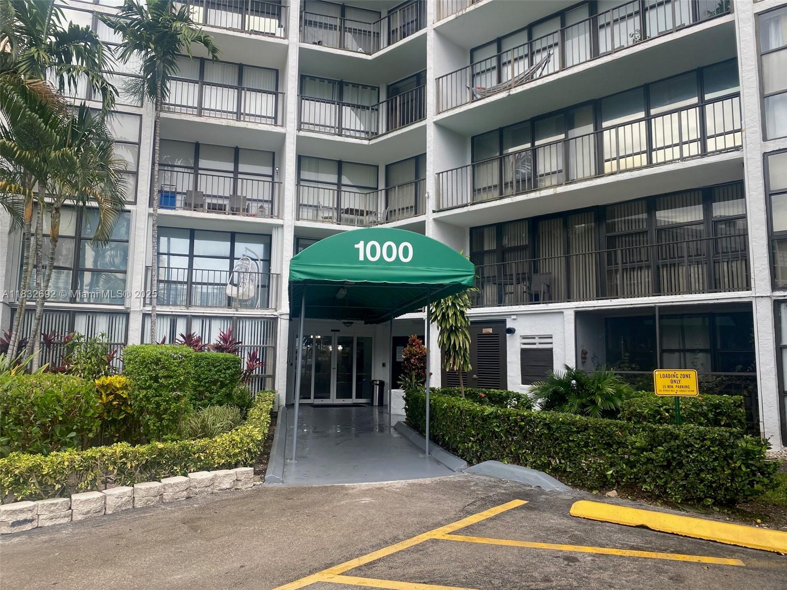 1000 Parkview Dr #427, Hallandale Beach, Florida image 1
