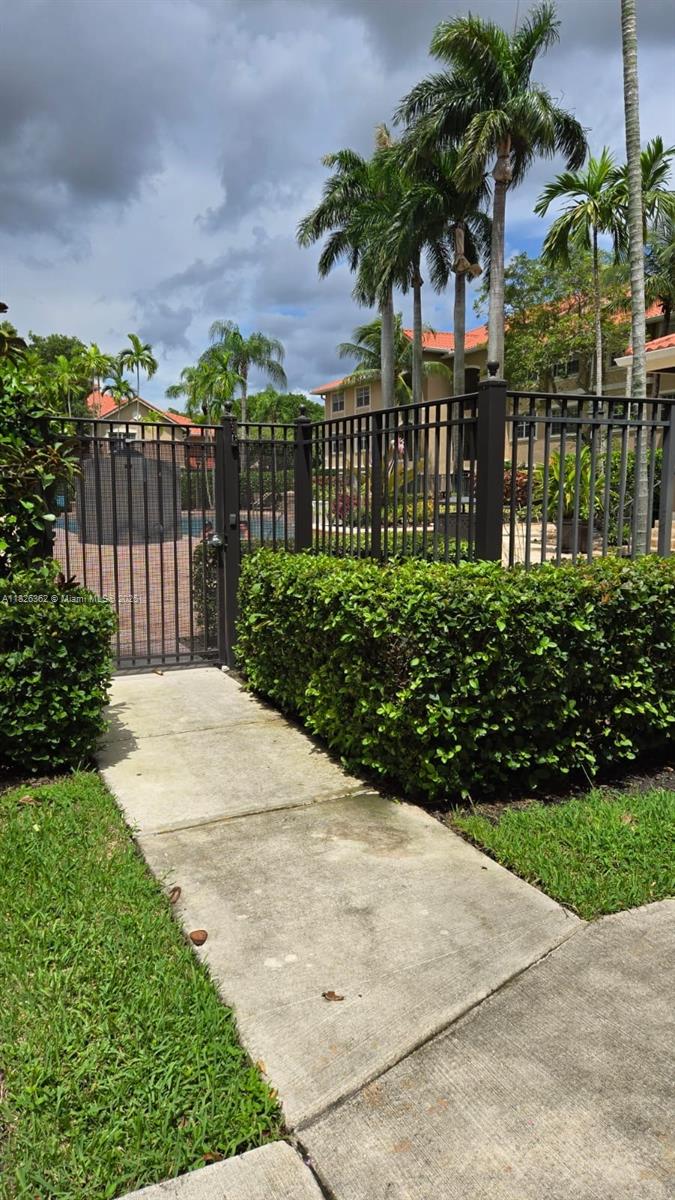 230 SW 117th Ter, Pembroke Pines, Florida image 33