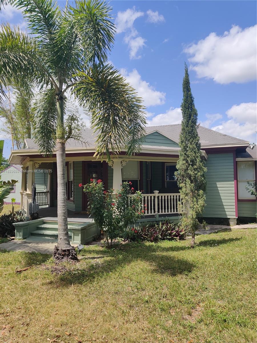 REDLAND BEAUTY ON 1/2 ACRE +-. WALKING DISTANCE TO REDLAND ELEMENTARY AND MIDDLE SCHOOL. FULLY FENCED, WORKSHOP, SHED. COVERED PATIO, WASHER AND DRYER INCLUDED. RENT INCLUDES ELECTRICITY, WATER, ALARM, WIFI AND YARD MAINTENANCE. ROOM FOR A BOAT. NO COMMERCIAL TRUCKS, EQUIPMENT OR HEAVY MACHINERY.  THIS IS STRICTLY RESIDENTIAL. LOCATED 1/2 HOUR FROM FLORIDA KEYS, 10 MINUTES TO HOMESTEAD. AVAILABLE SEPTEMBER 1ST 2025.