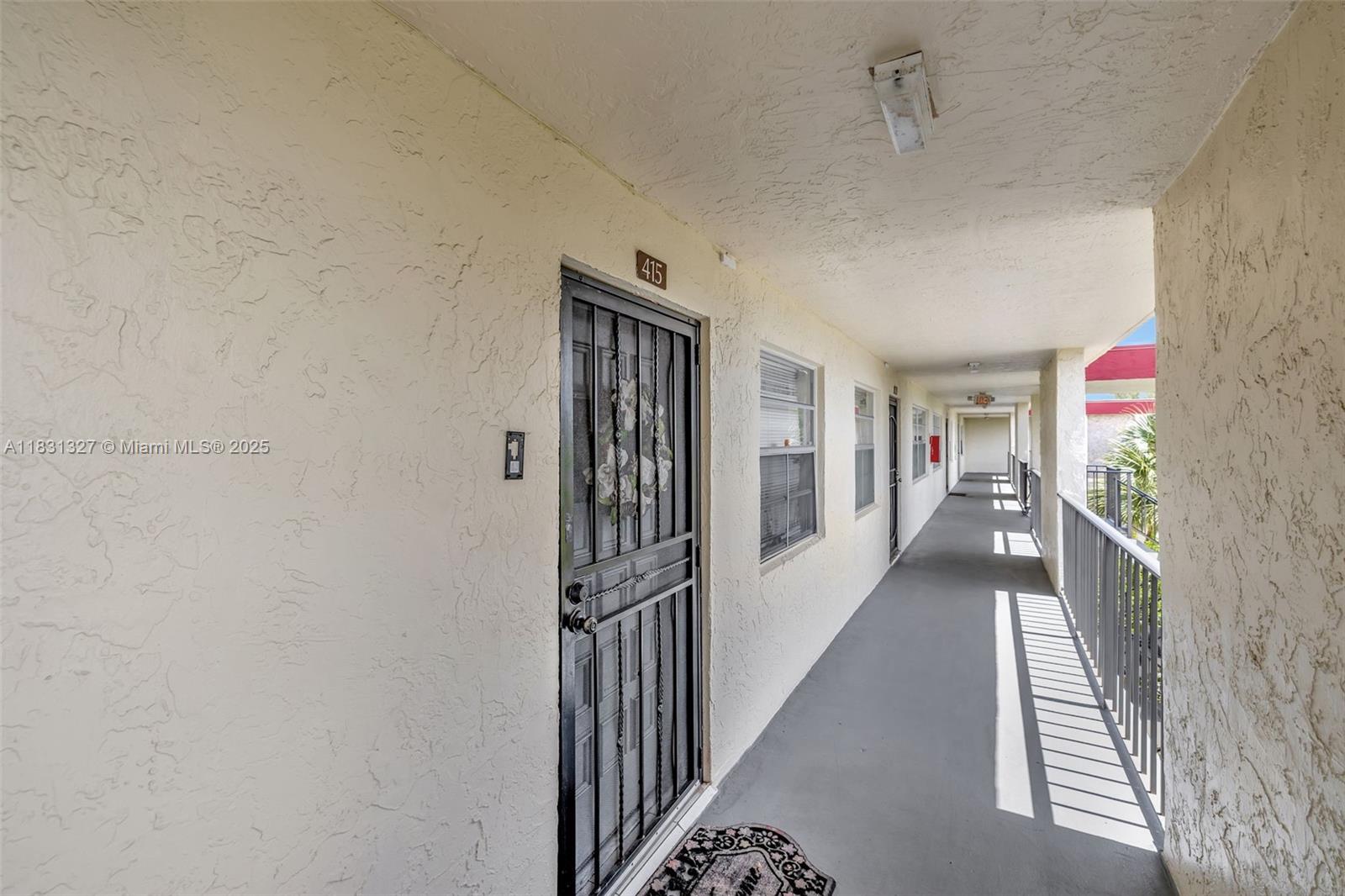 3070 NW 48th Ter #415, Lauderdale Lakes, Florida image 2