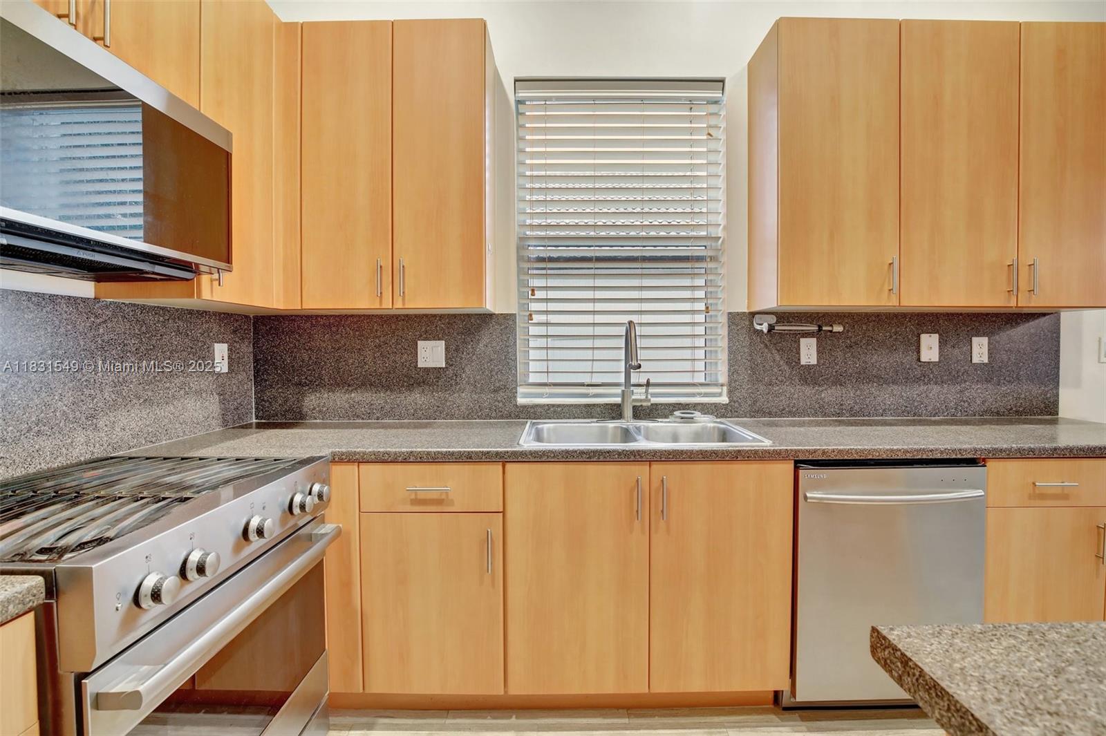 14284 NW 22nd St, Pembroke Pines, Florida image 11