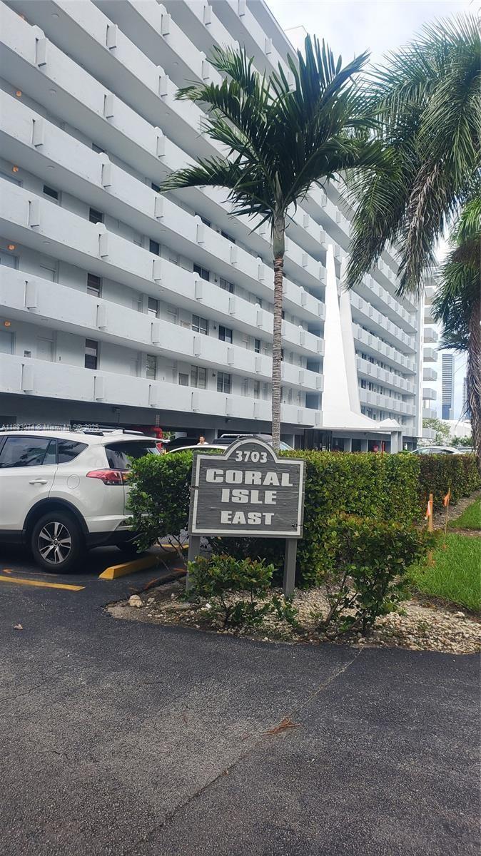 3703 NE 166th St #905, North Miami Beach, Florida image 2