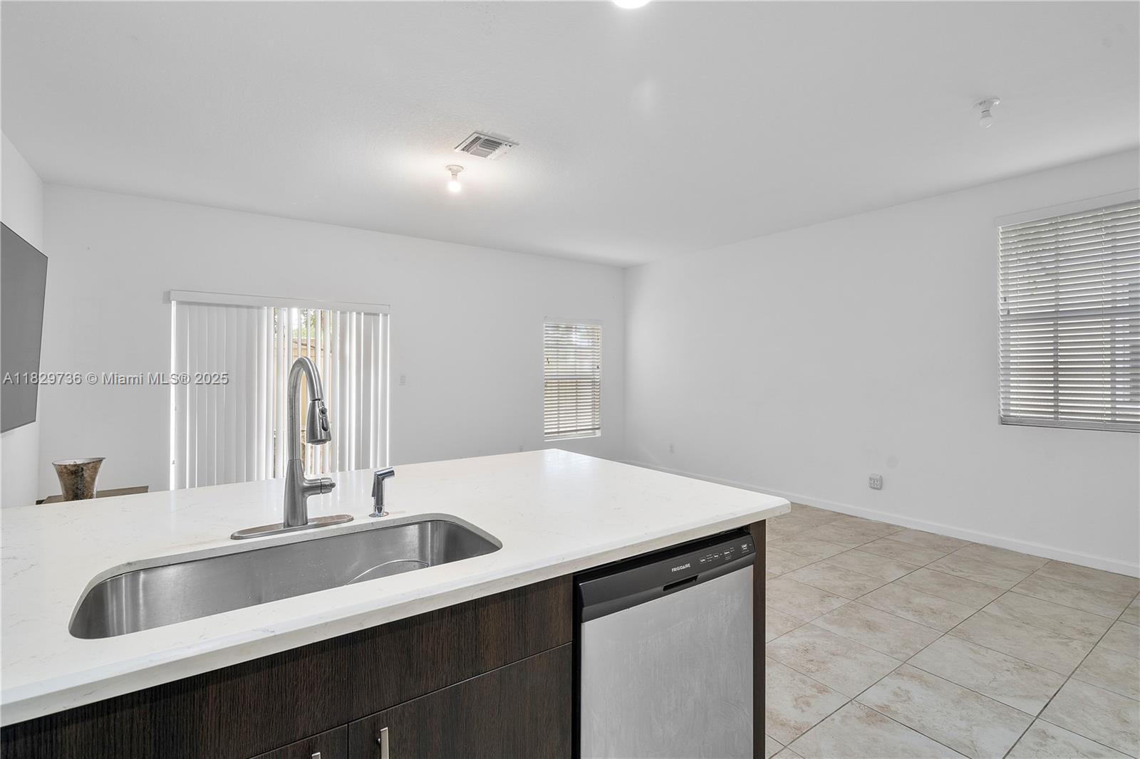 1128 NW 40th Ter, Lauderhill, Florida image 15