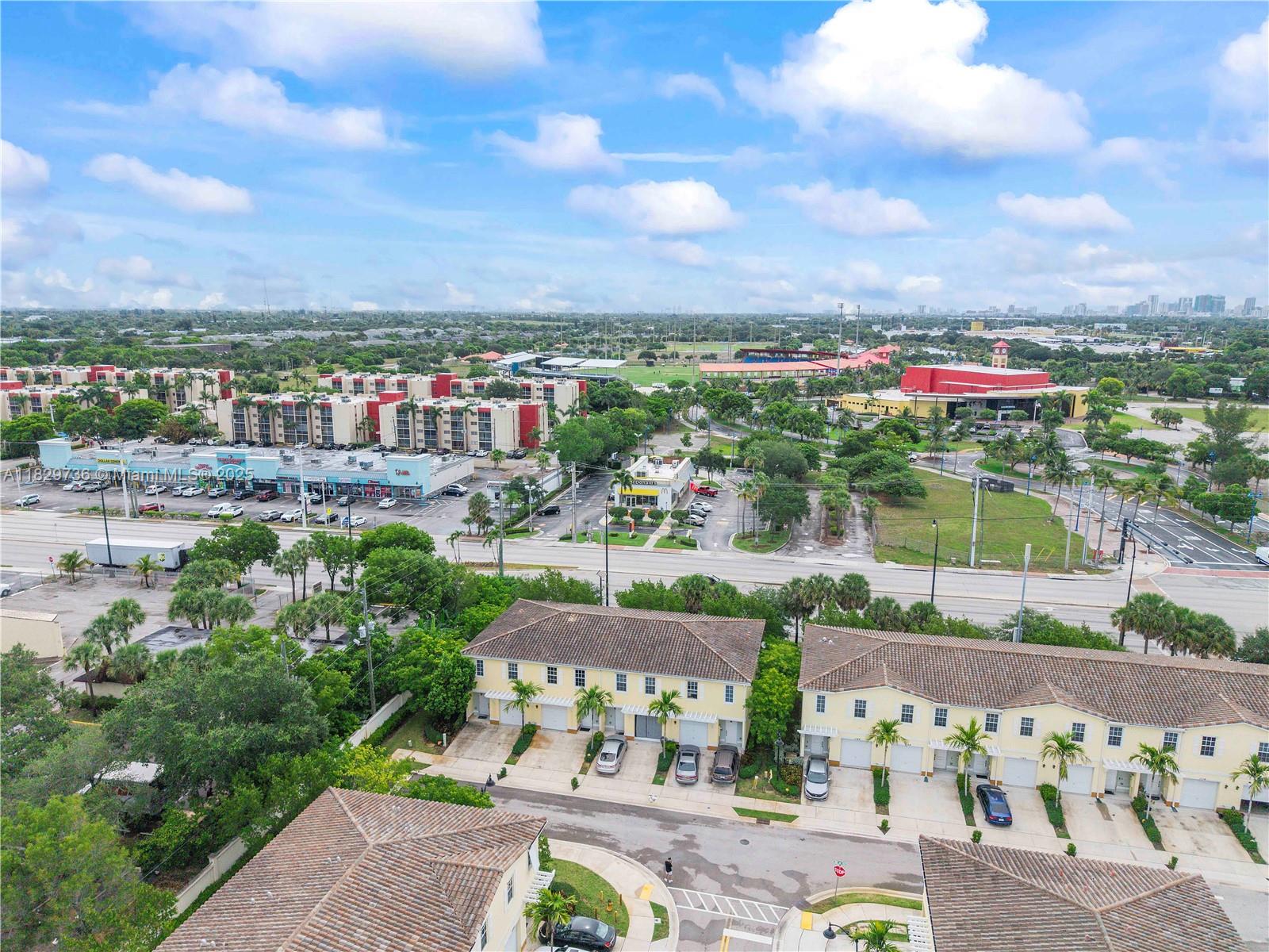 1128 NW 40th Ter, Lauderhill, Florida image 3