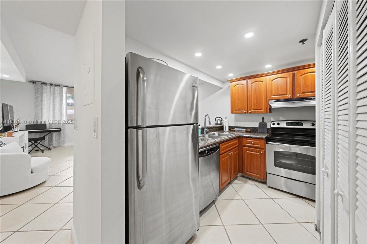 540 Brickell Key Dr #412, Miami, Florida image 9