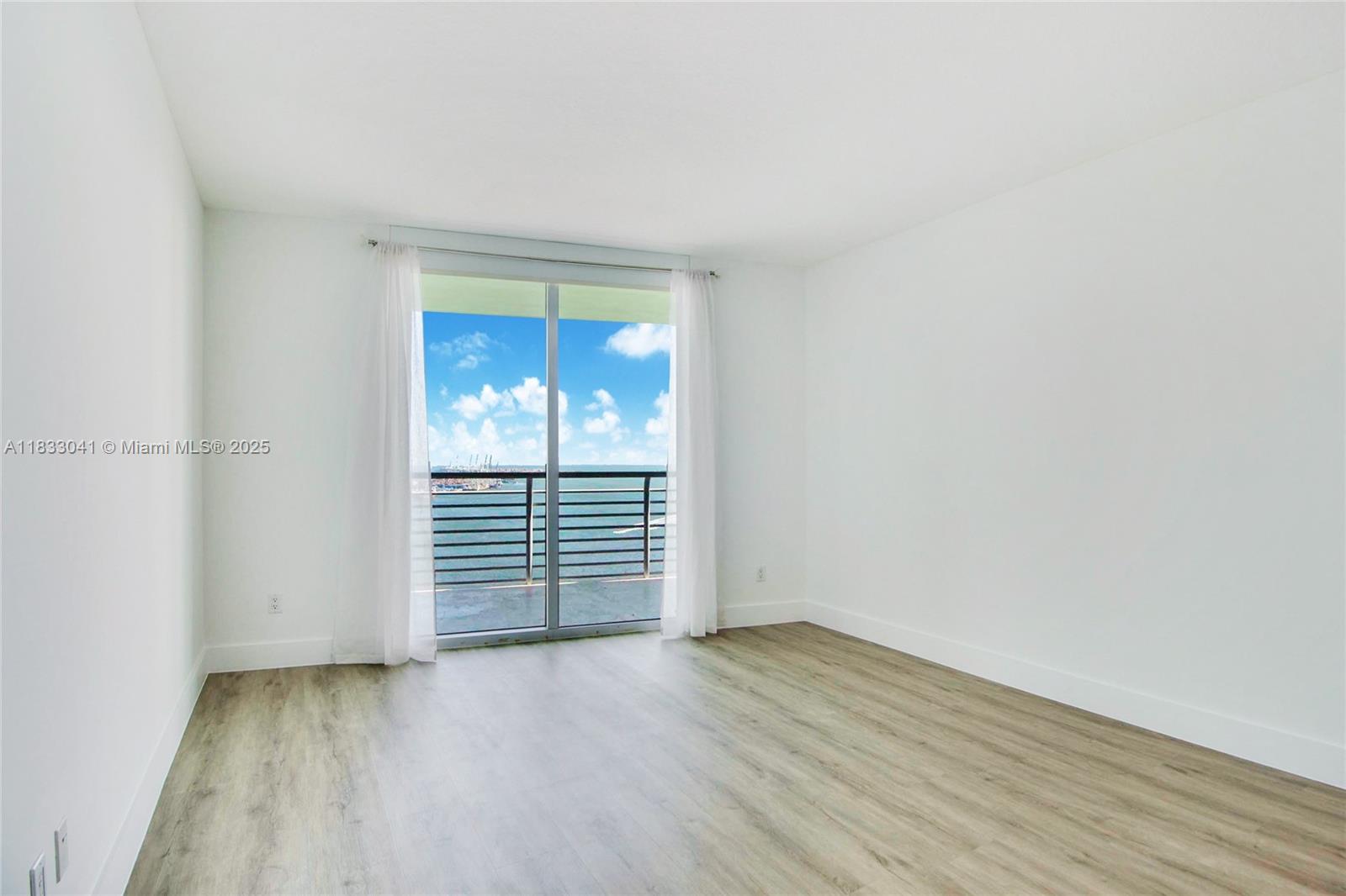 335 S Biscayne Blvd #3309, Miami FL 33131