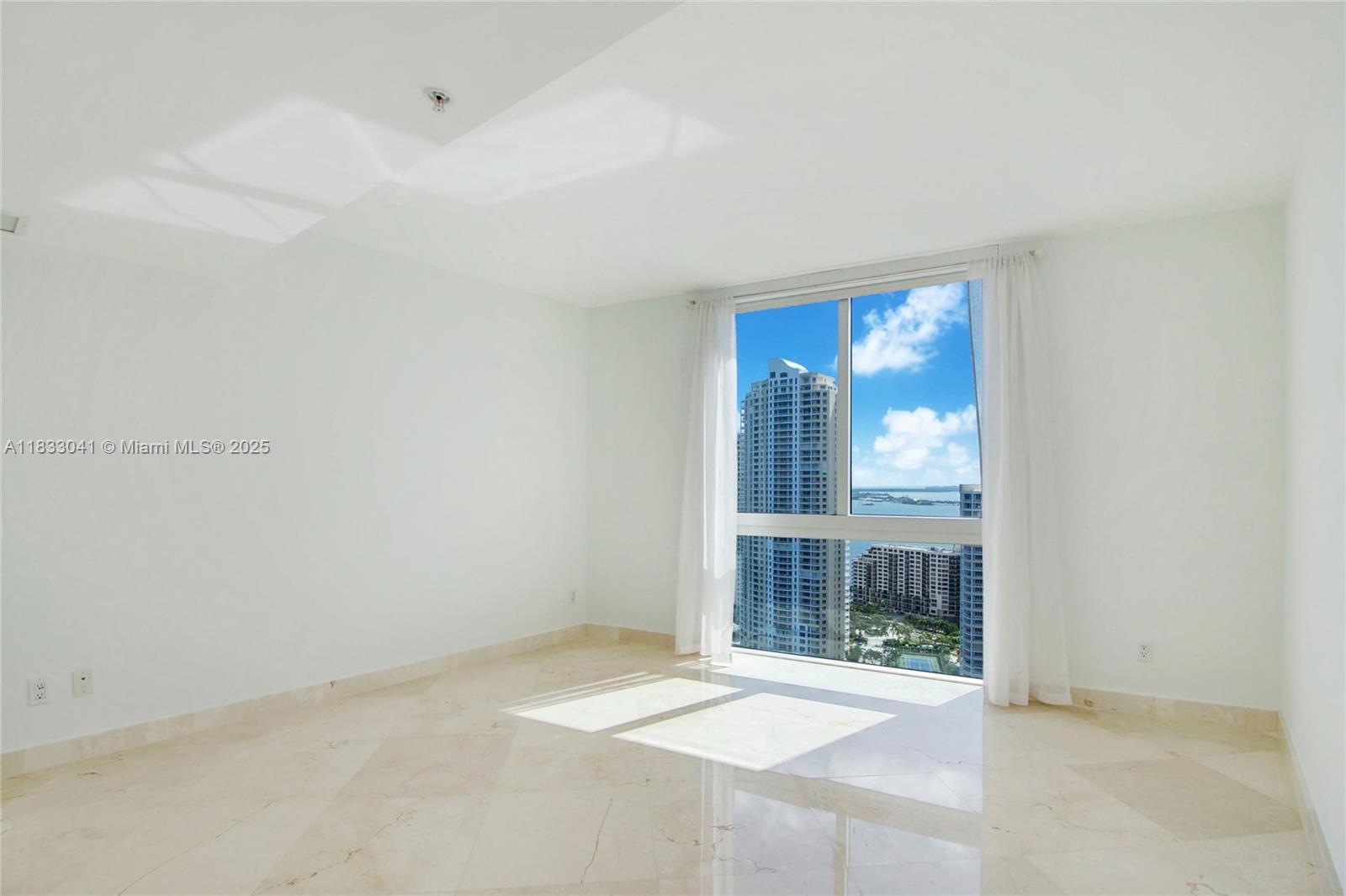 335 S Biscayne Blvd #3309, Miami FL 33131