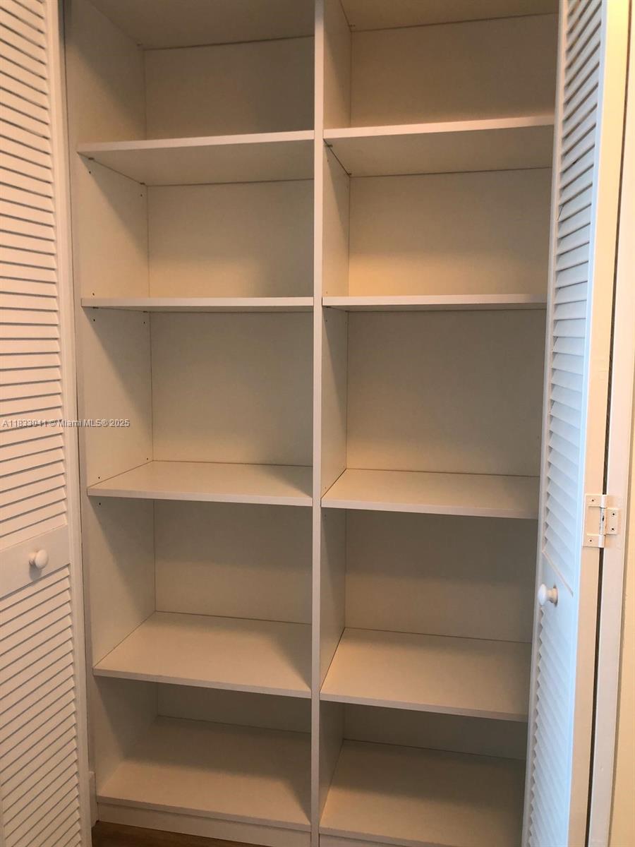335 S Biscayne Blvd #3309, Miami FL 33131