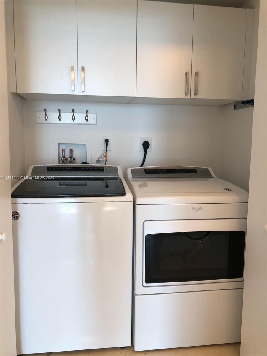 335 S Biscayne Blvd #3309, Miami FL 33131