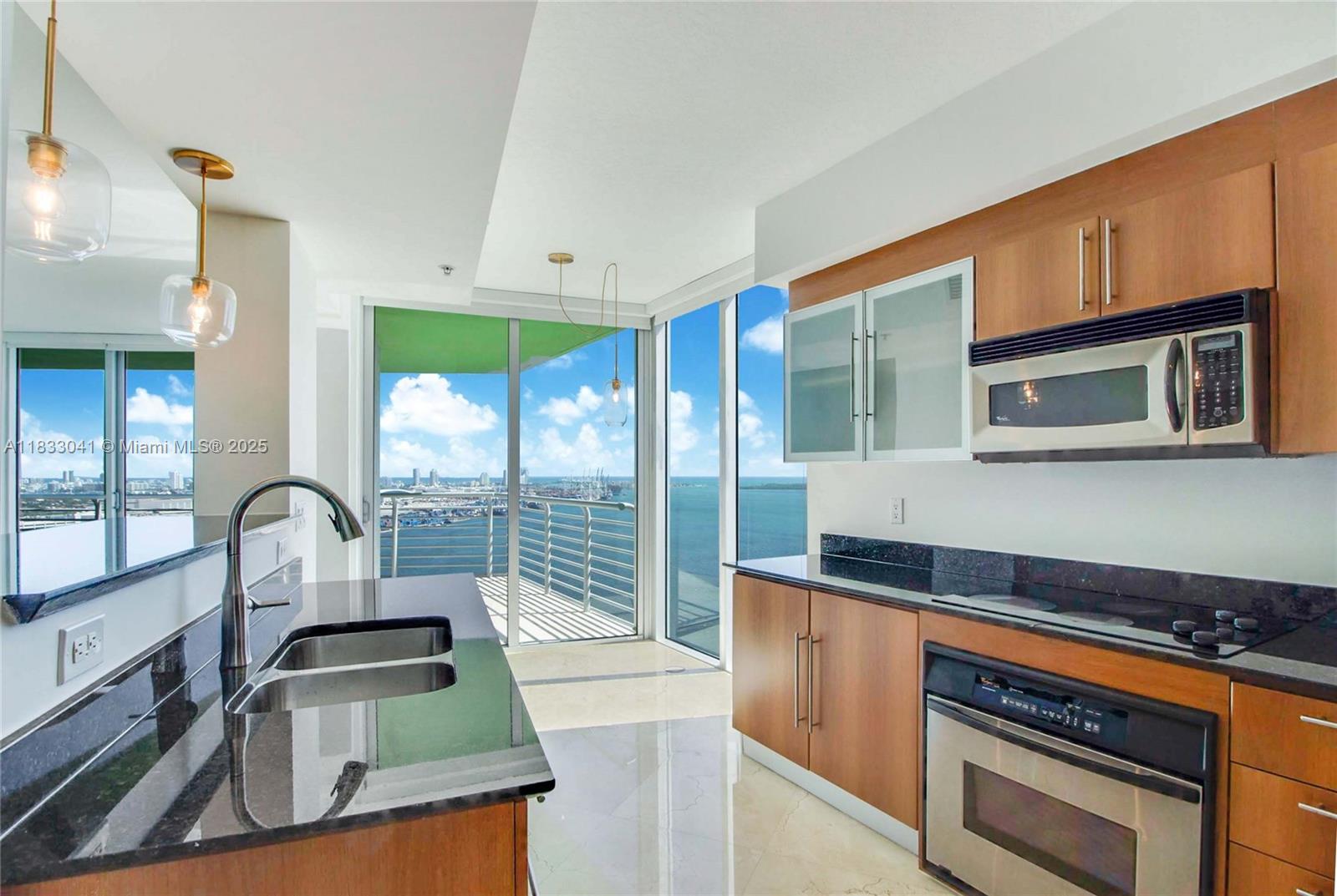 335 S Biscayne Blvd #3309, Miami FL 33131