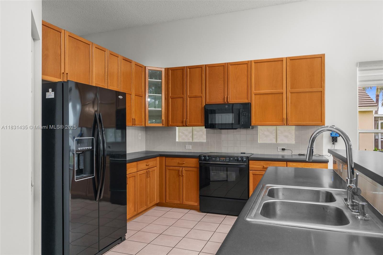 2373 NW 195th Ave, Pembroke Pines, Florida image 19