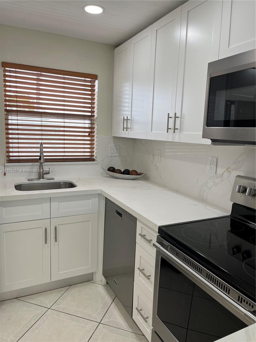 8891 Sunrise Lakes Blvd #308, Sunrise, Florida image 5