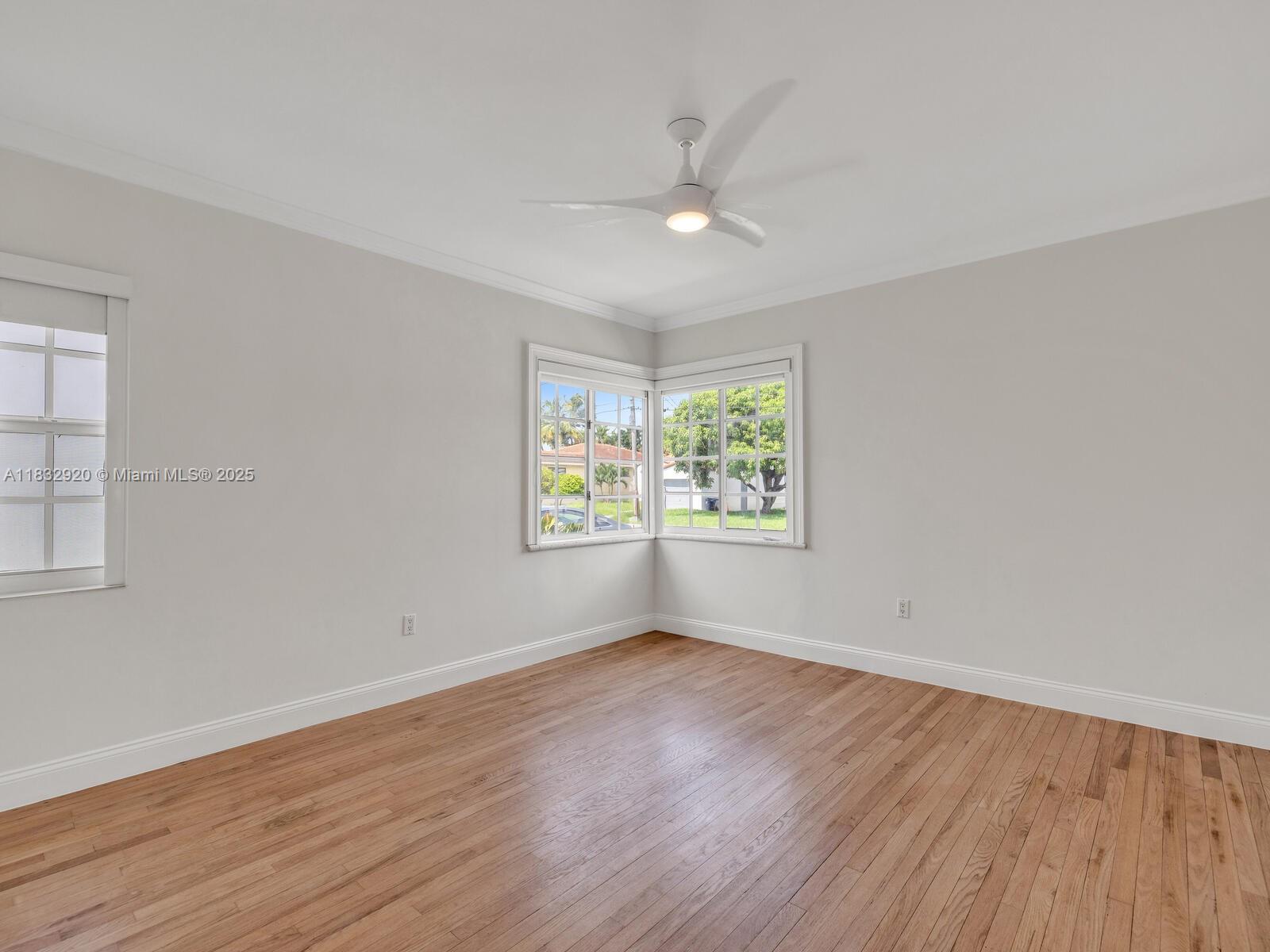 9033 Carlyle Ave, Surfside, Florida image 19