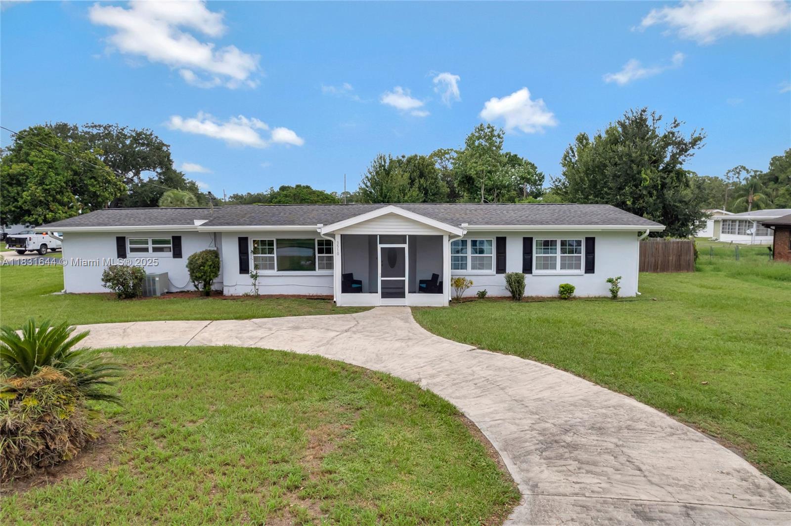 3510 Lakeview Dr, Sebring, Florida image 1
