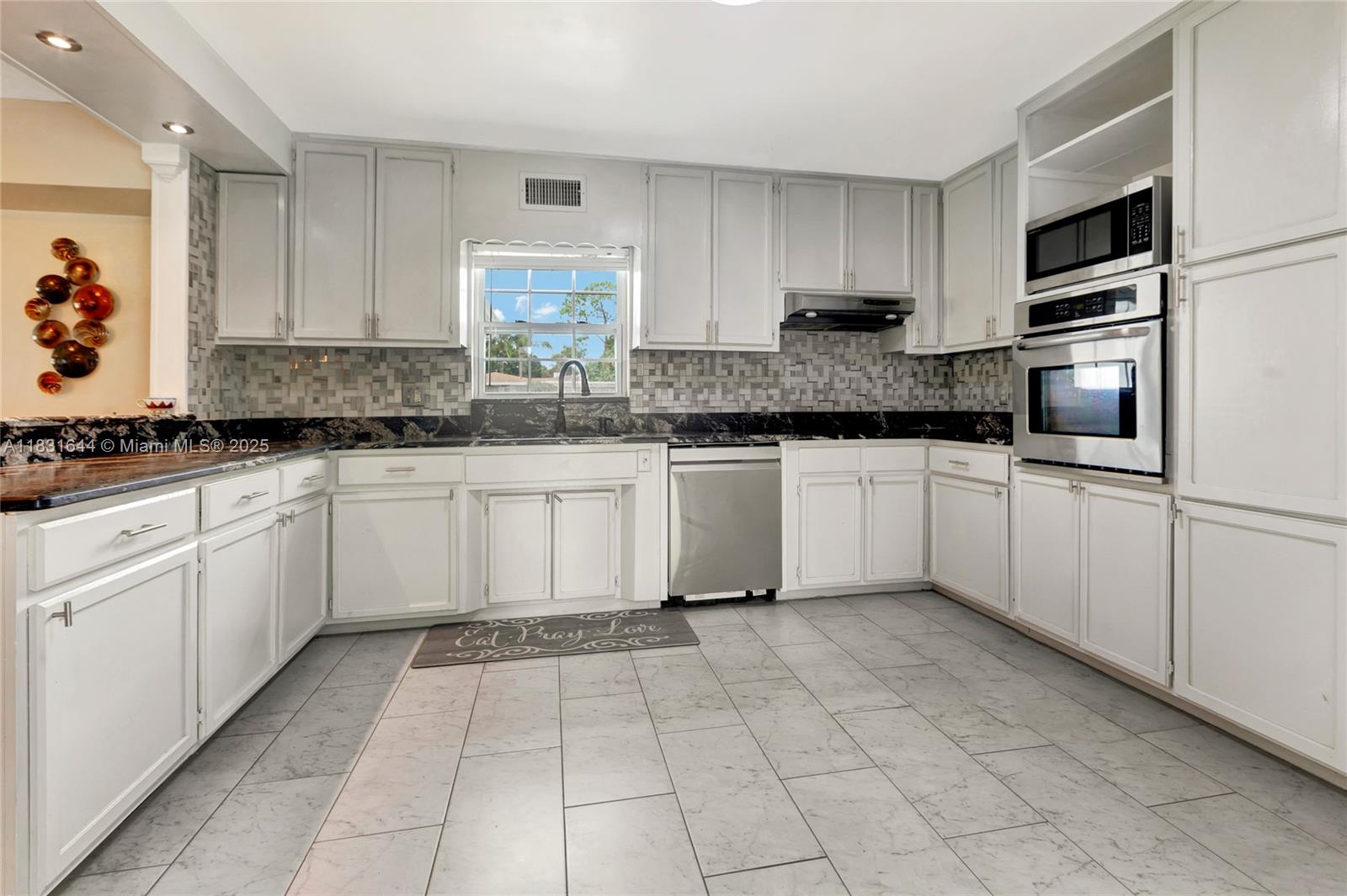 3510 Lakeview Dr, Sebring, Florida image 6