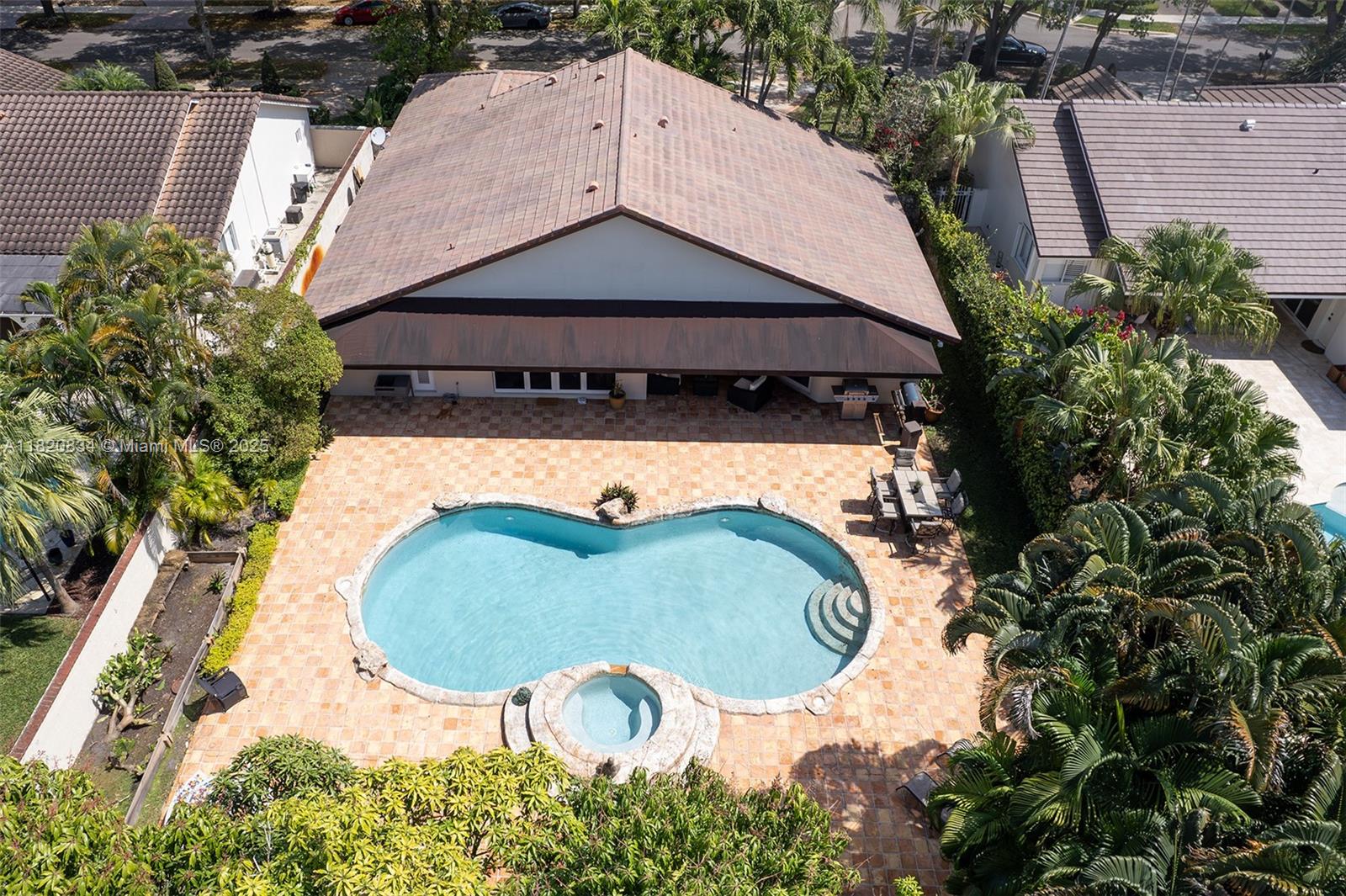 14460 Glencairn Rd, Miami Lakes, Florida image 29