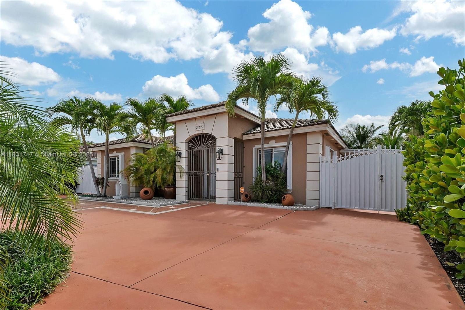 25235 SW 133rd Ave, Homestead, Florida image 1