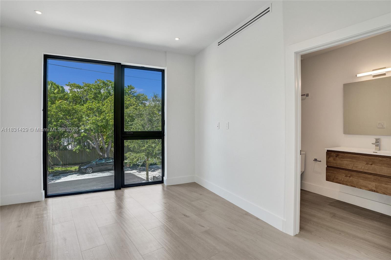 3645 SW 1st Ave, Miami, Florida image 25