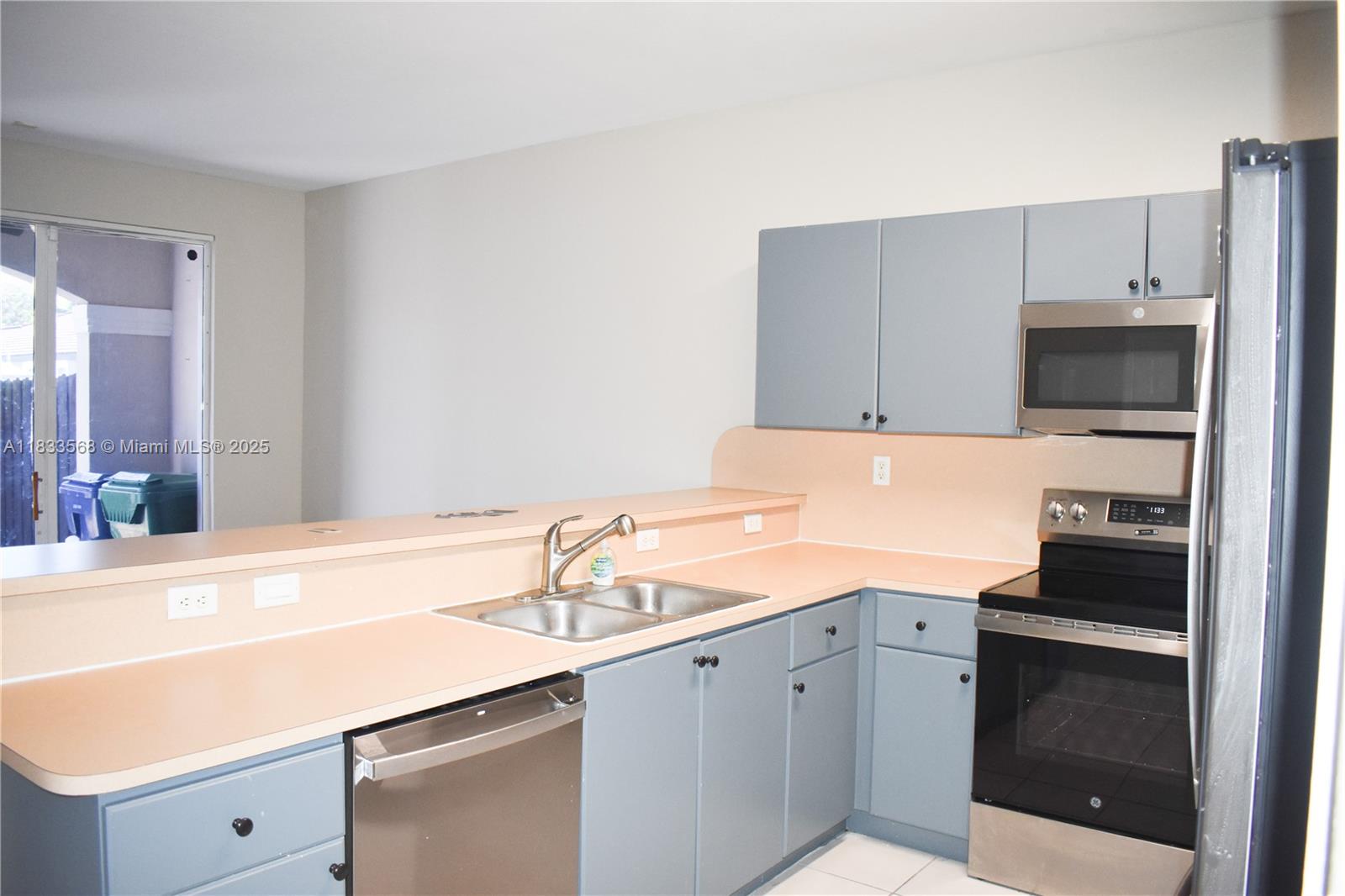9123 SW 152nd Path, Miami, Florida image 4