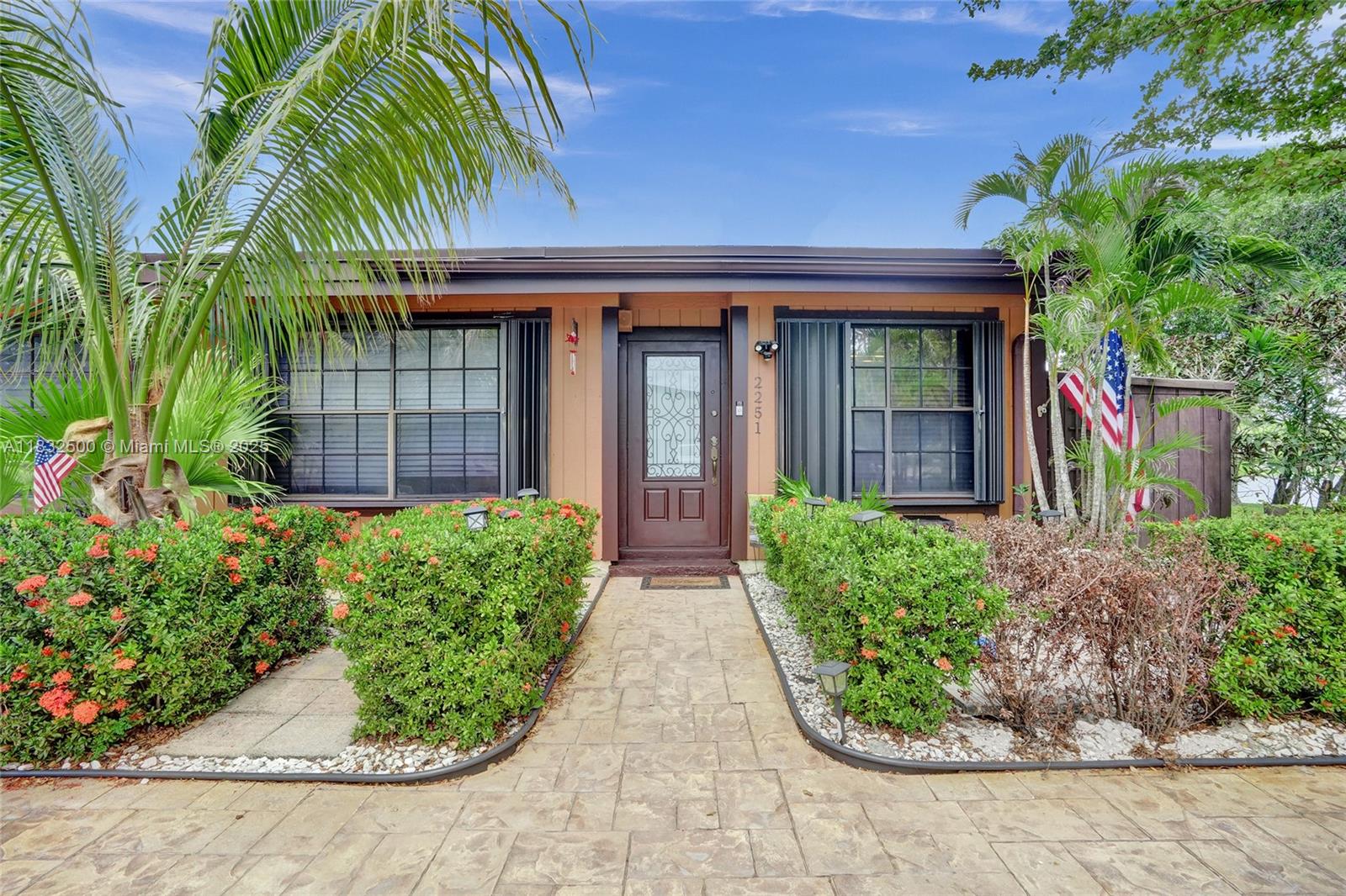 2251 Dogwood Ct, Pembroke Pines, Florida image 1