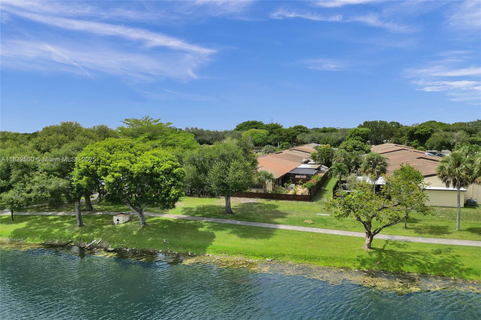 2251 Dogwood Ct, Pembroke Pines, Florida image 39