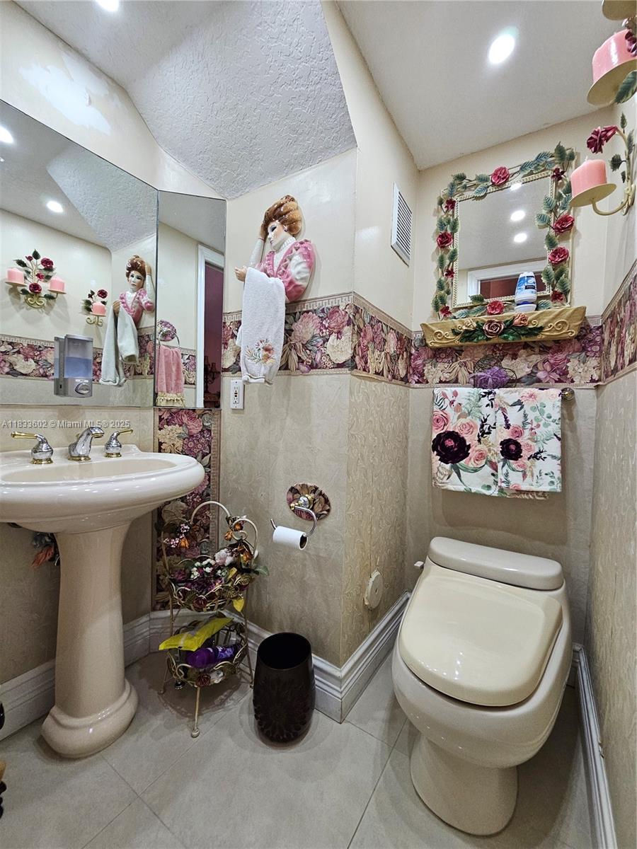 15126 NW 90th Ct, Miami Lakes, Florida image 19