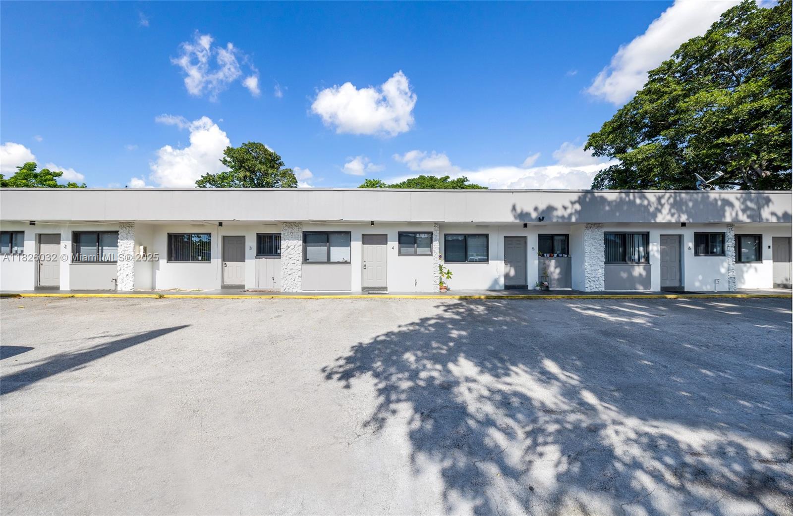 2237 Taylor St, Hollywood, Florida image 1