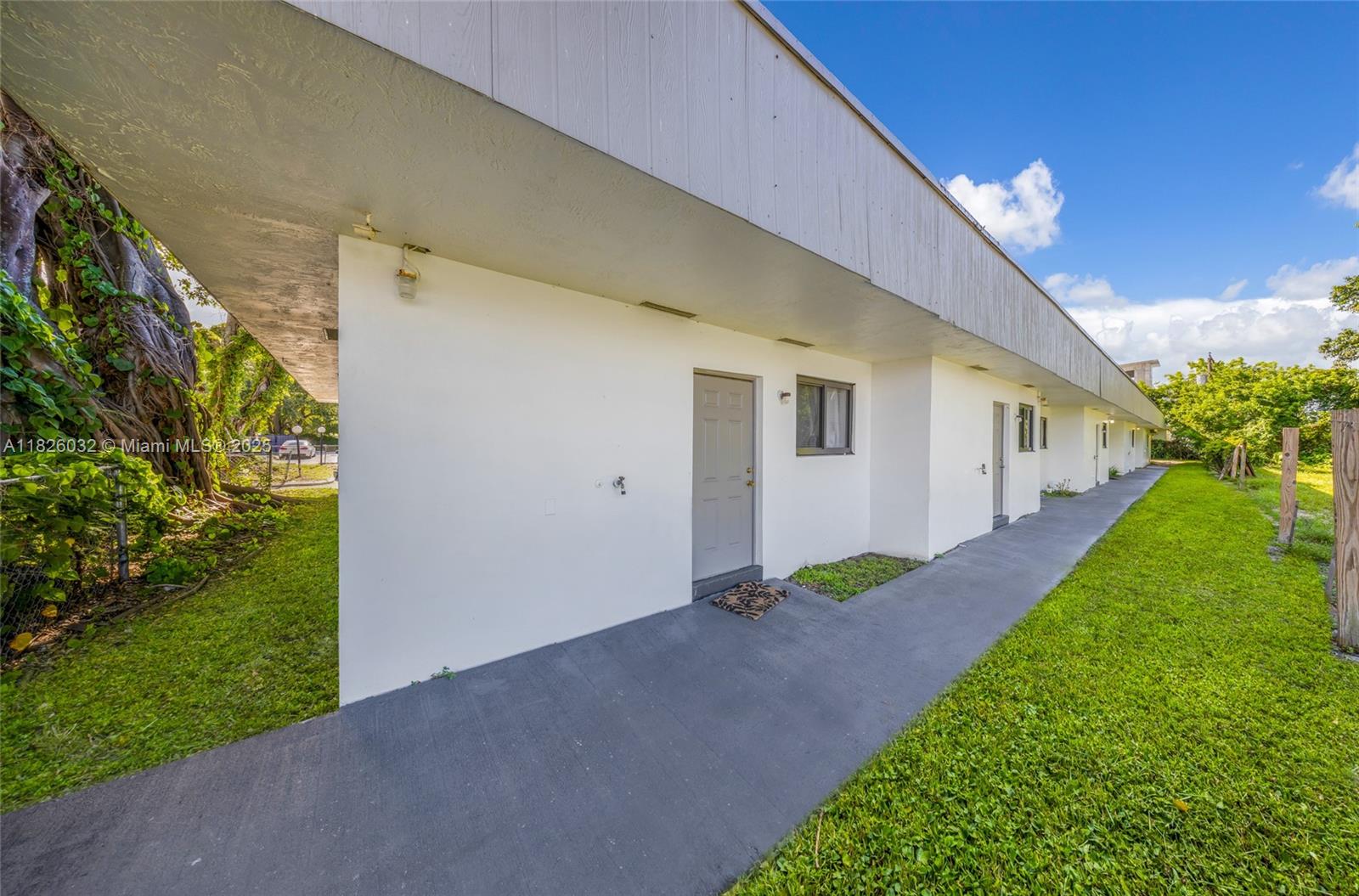 2237 Taylor St, Hollywood, Florida image 16