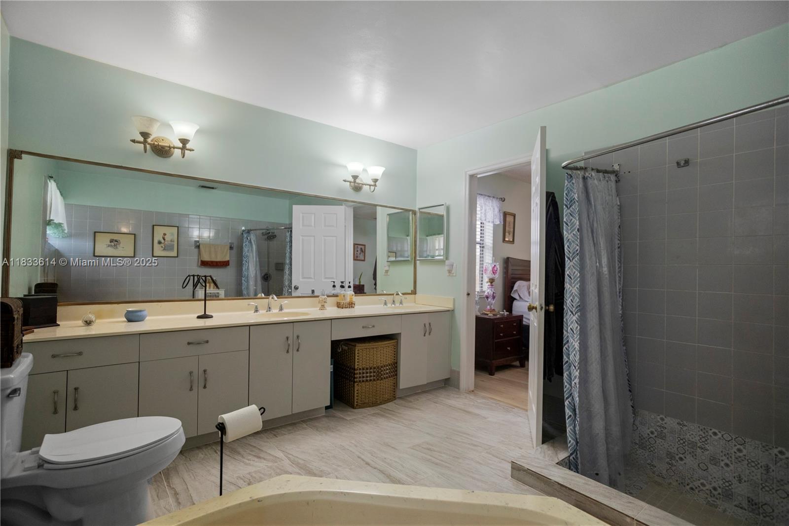 15824 Cotswold Ct, Davie, Florida image 14