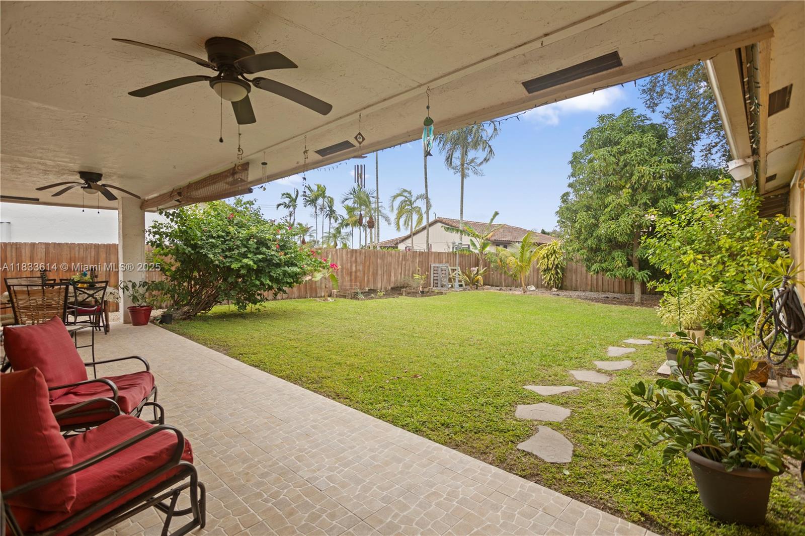 15824 Cotswold Ct, Davie, Florida image 34