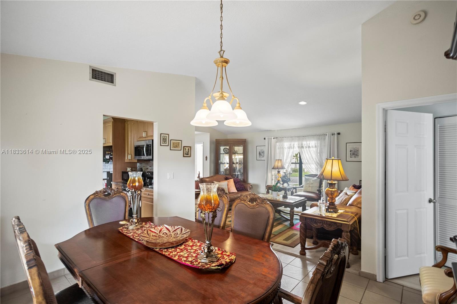 15824 Cotswold Ct, Davie, Florida image 9