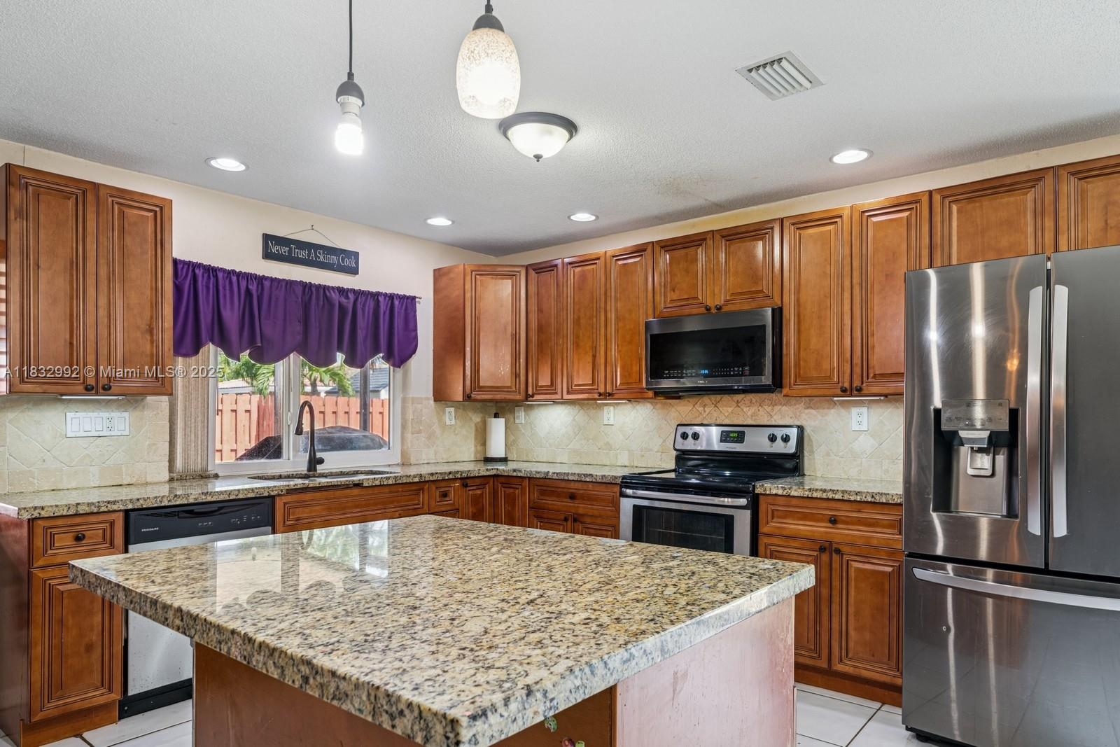 8107 NW 73rd Ter, Tamarac, Florida image 10