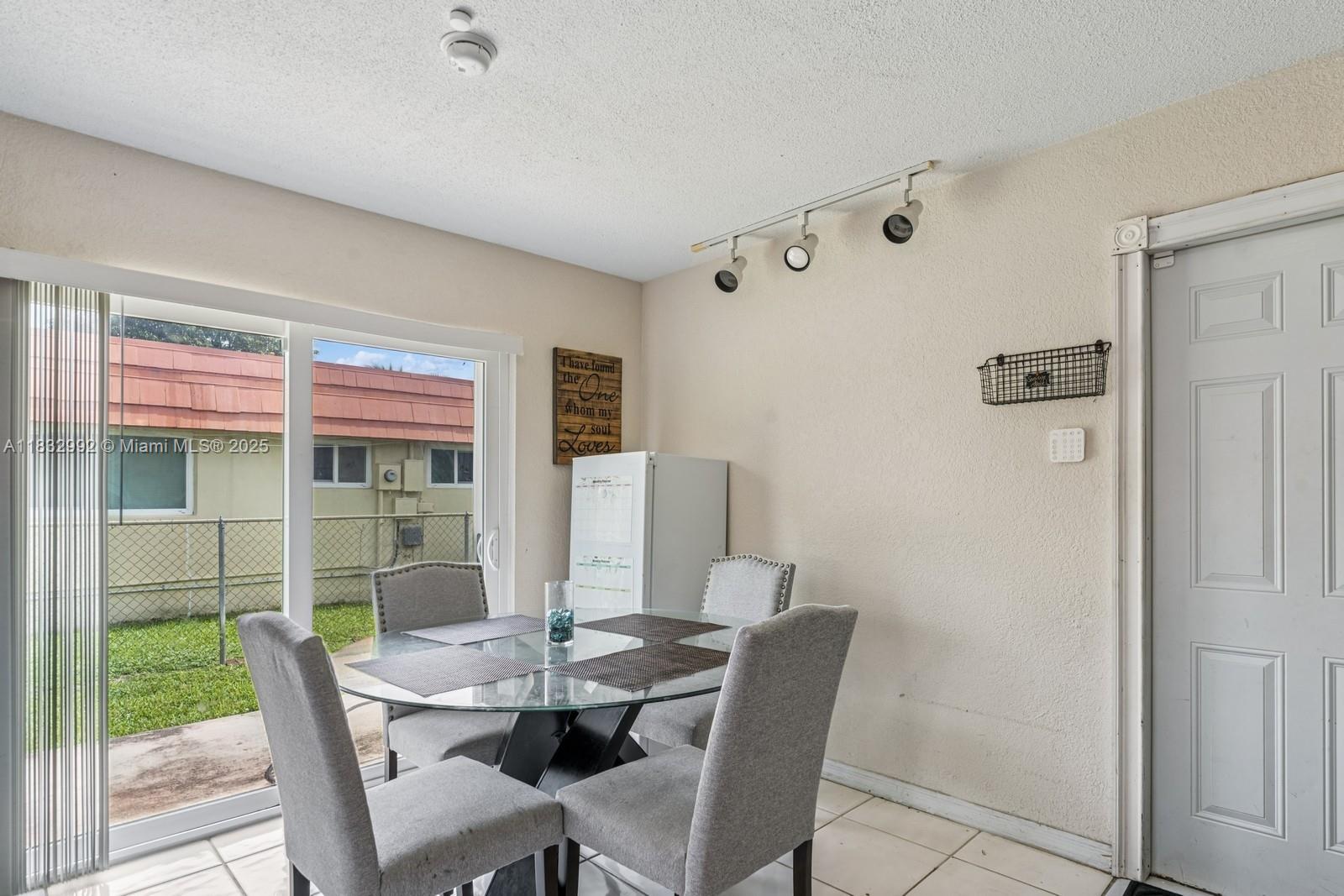 8107 NW 73rd Ter, Tamarac, Florida image 12