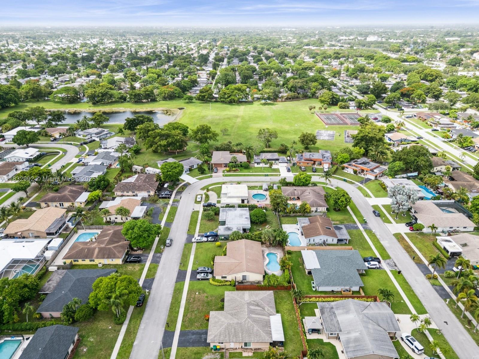 8107 NW 73rd Ter, Tamarac, Florida image 33