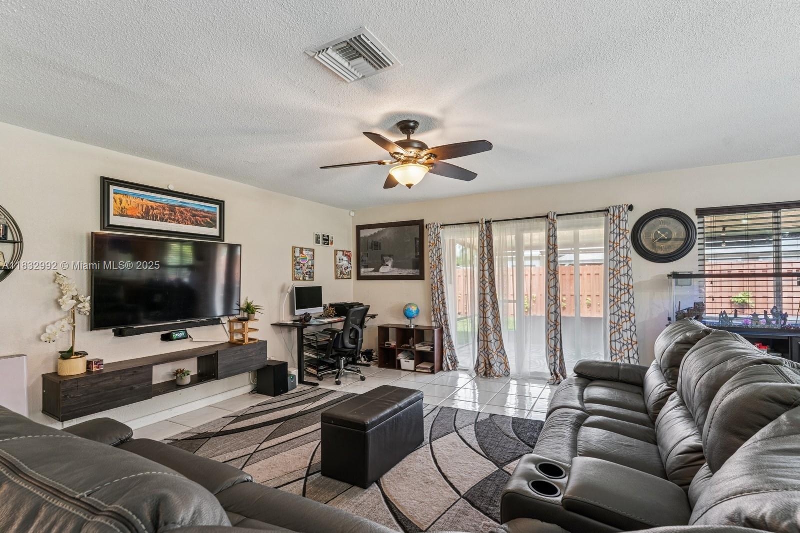 8107 NW 73rd Ter, Tamarac, Florida image 6