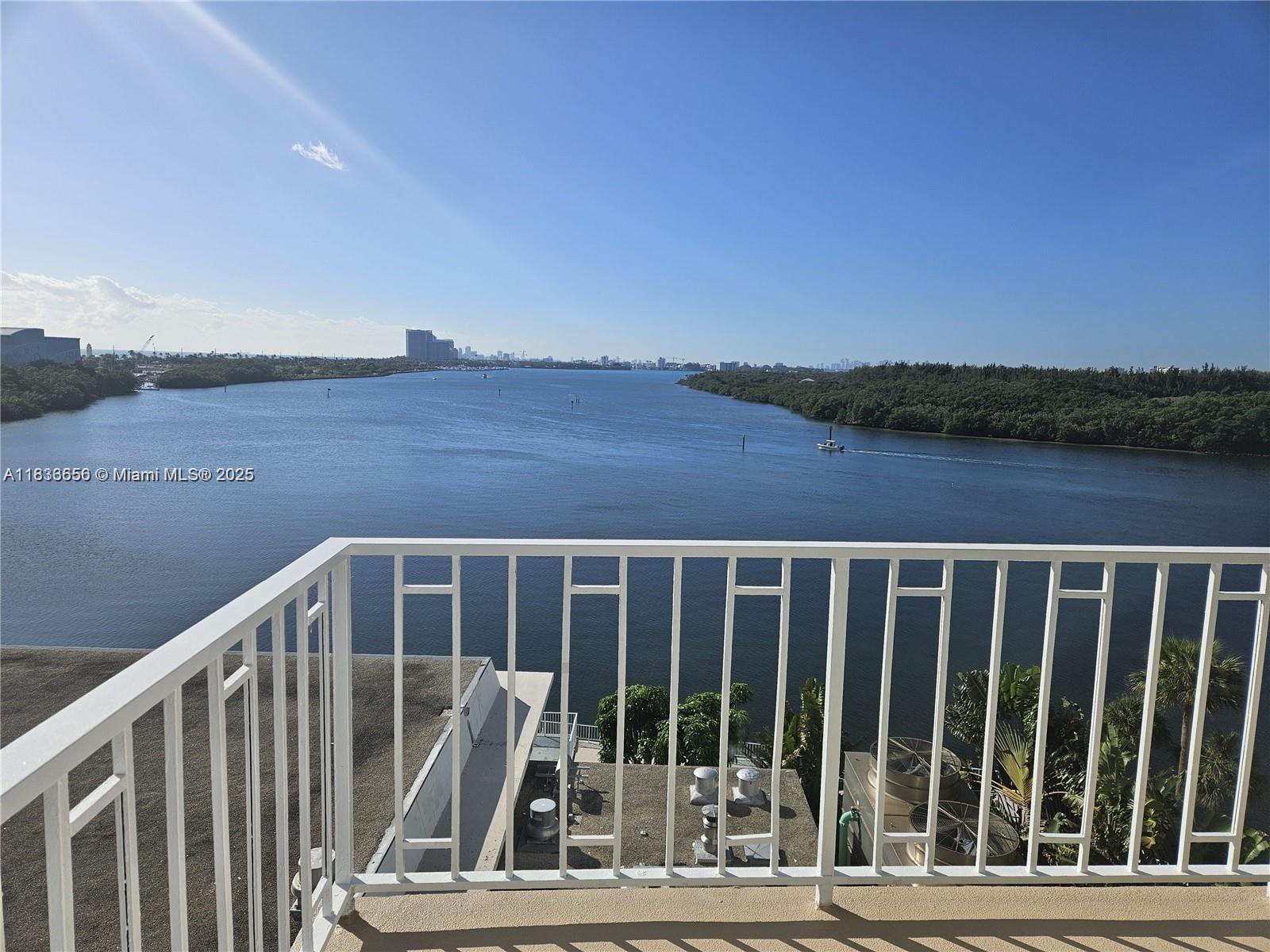 500 Bayview Dr #732, Sunny Isles Beach, Florida image 13