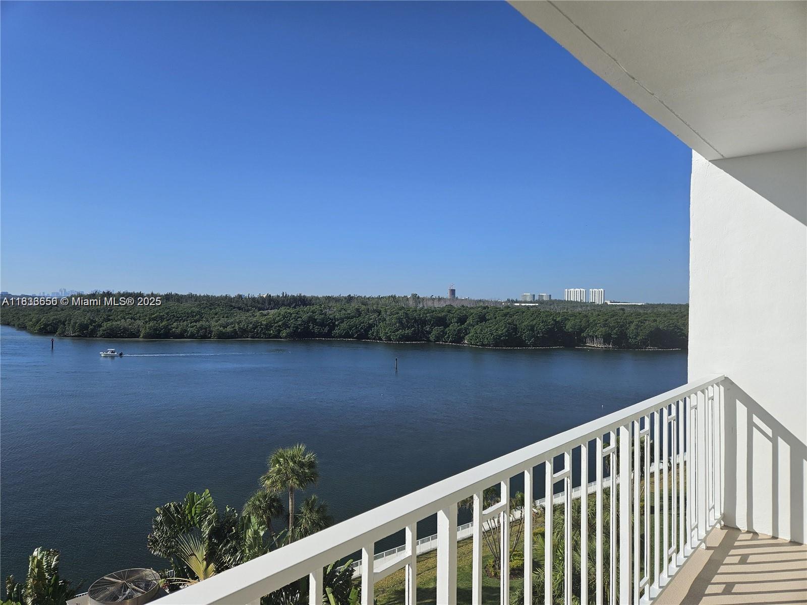 500 Bayview Dr #732, Sunny Isles Beach, Florida image 15