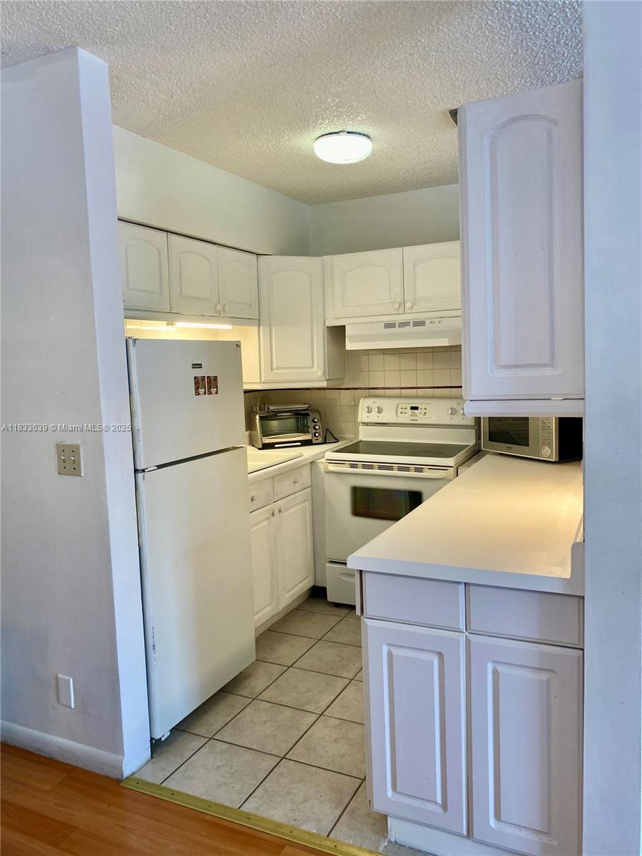 820 SW 11TH AVE #15B, HALLANDALE BEACH, FL 33009  Photo 5