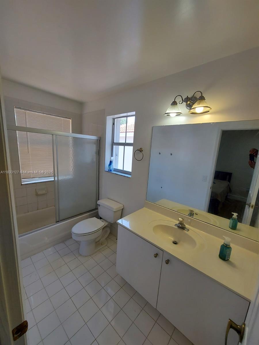 1542 Yellowheart Way, Hollywood, Florida image 29