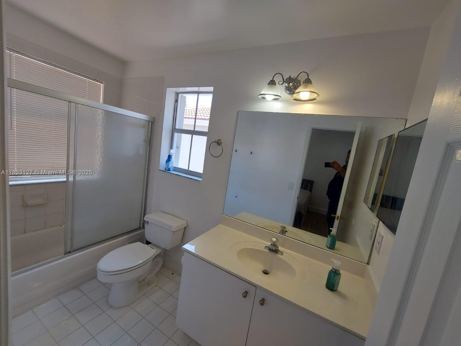1542 Yellowheart Way, Hollywood, Florida image 38