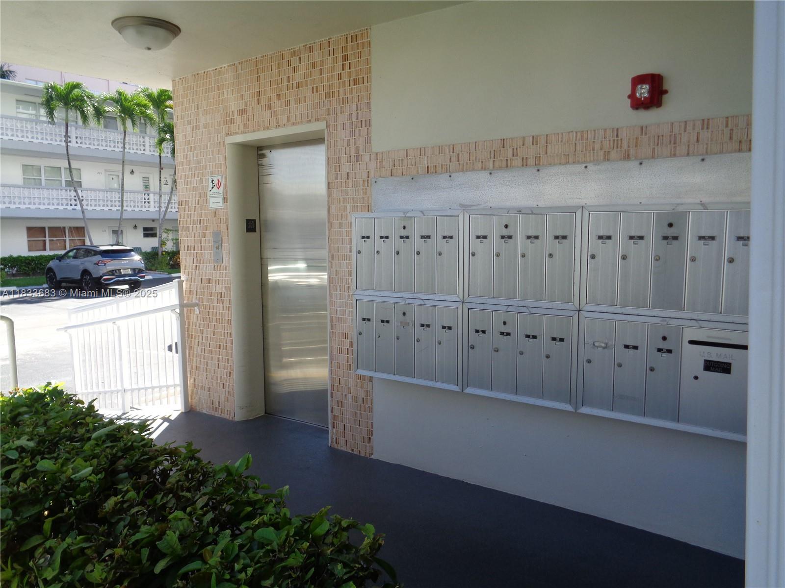 3127 S Ocean Dr #120, Hallandale Beach, Florida image 30