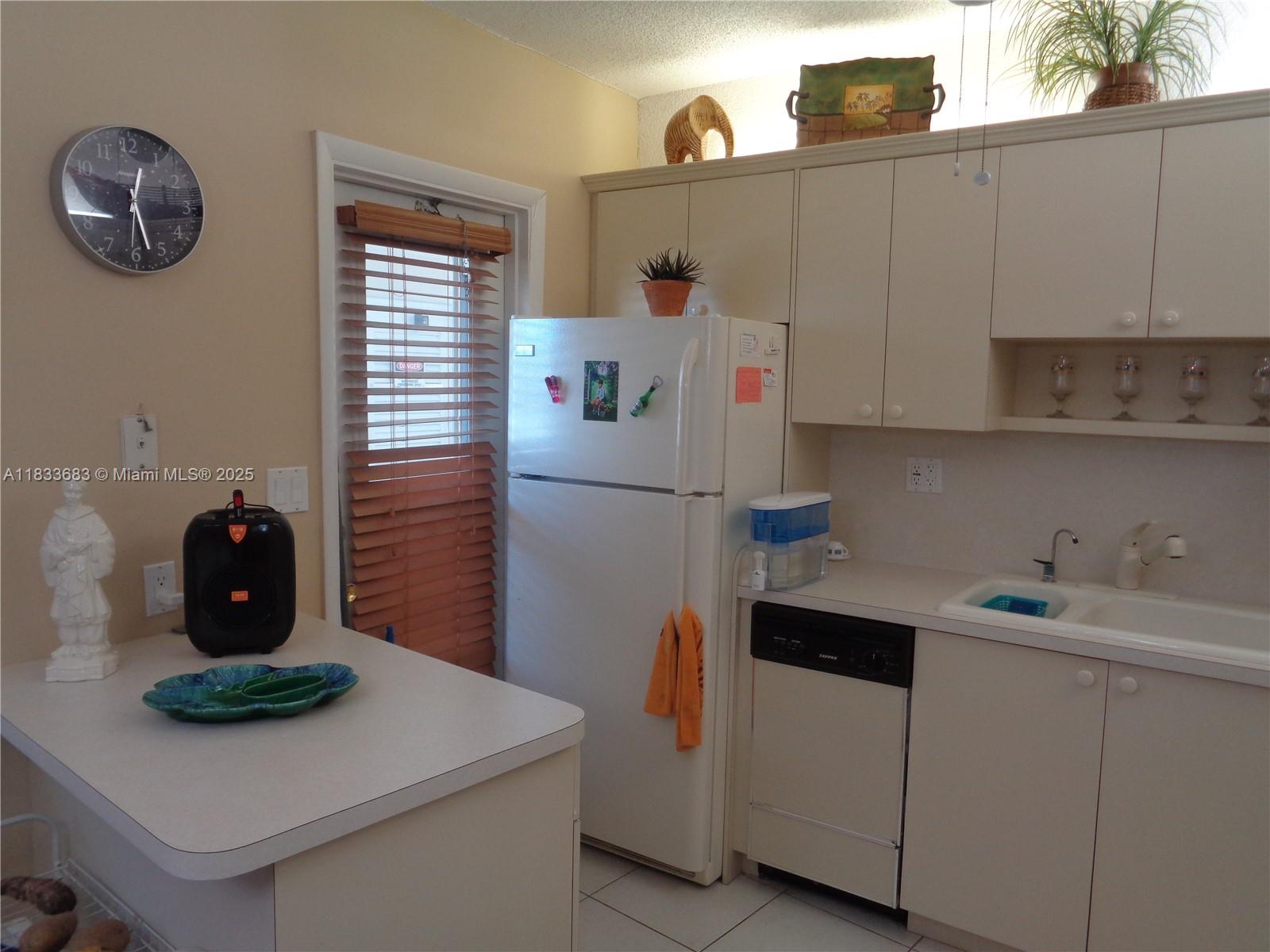 3127 S Ocean Dr #120, Hallandale Beach, Florida image 8